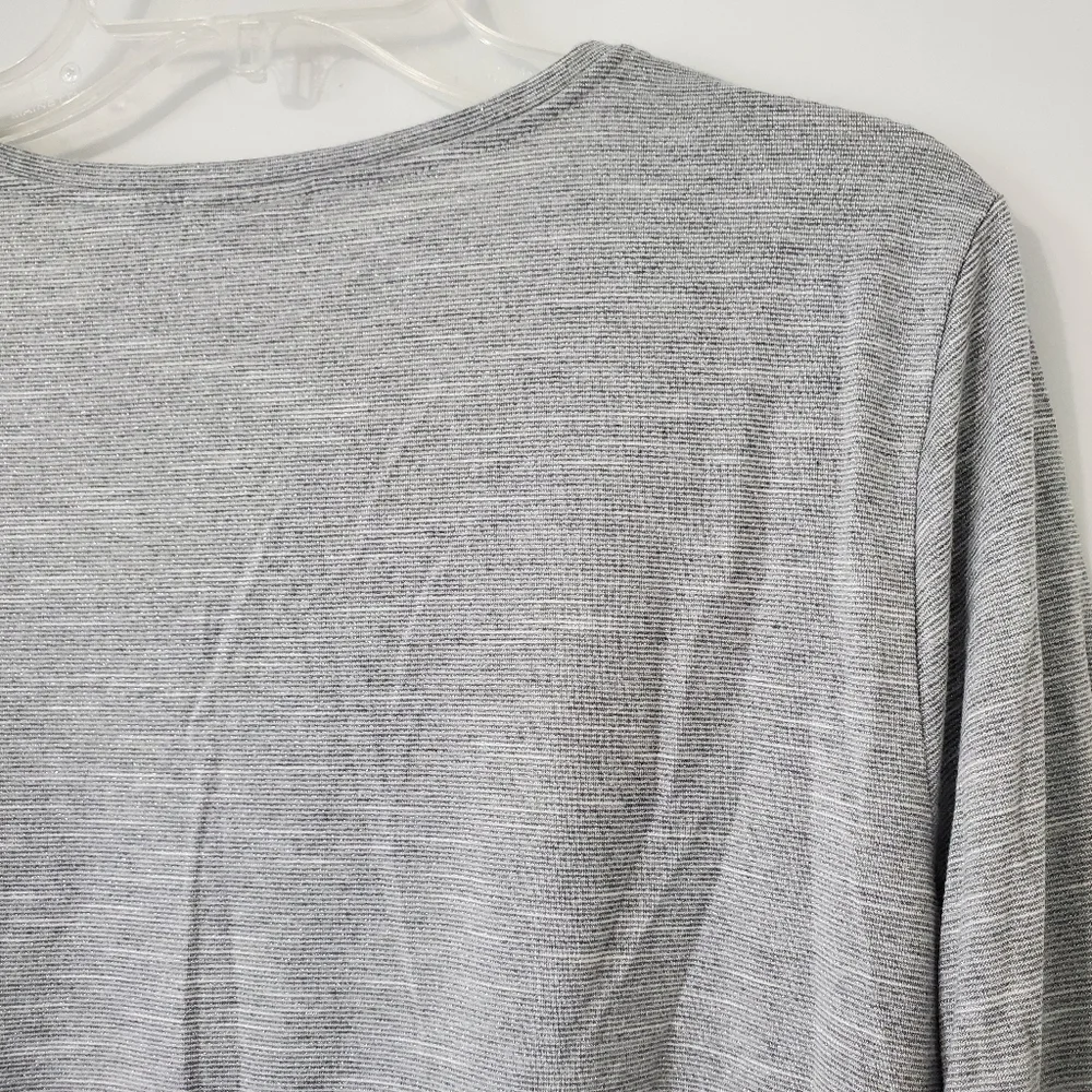 ZENERGY Chicos Gray Sparkle Rhinestone Metallic Top Blouse Womens 2 Large FLAW - Picture 8 of 15